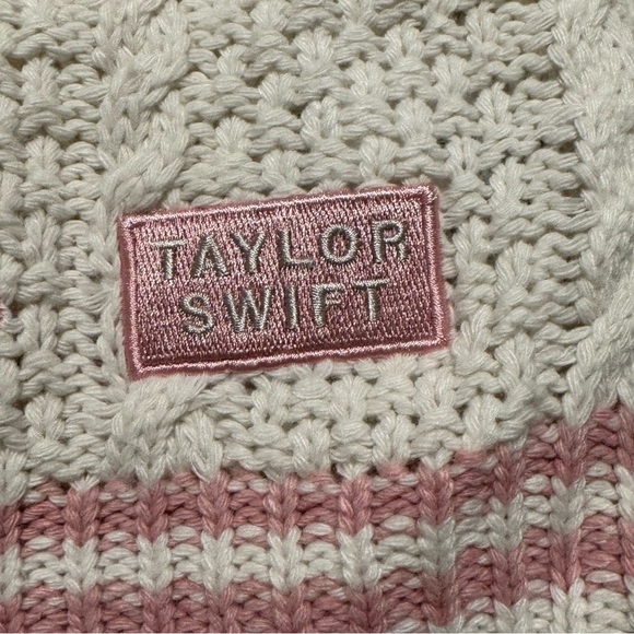 Taylor Swift Lover Cardigan - Picture 2 of 4